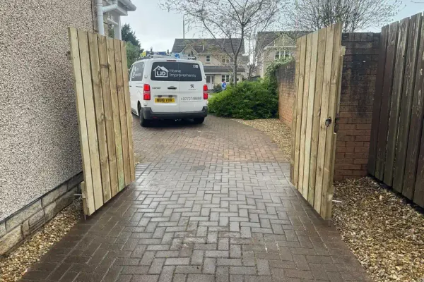 Front gate installation and repair in Falkirk